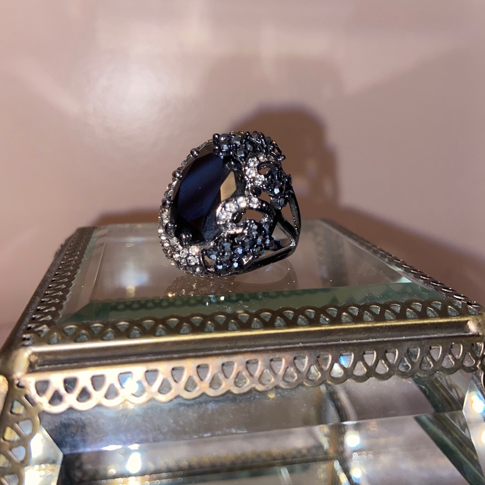 Black Onyx Crystal Design Statement Ring - image 3